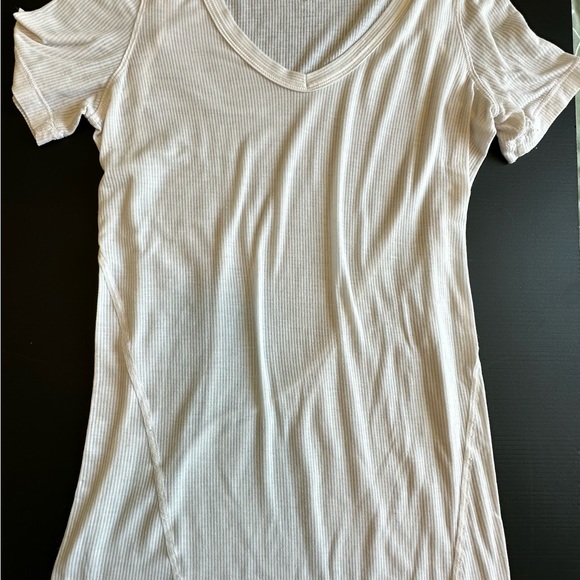 Lululemon Vintage Running Top - Size 2/4 - Picture 2 of 5